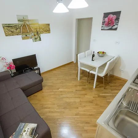 Stylisch Canacci 2 Bedroom Apartment-2